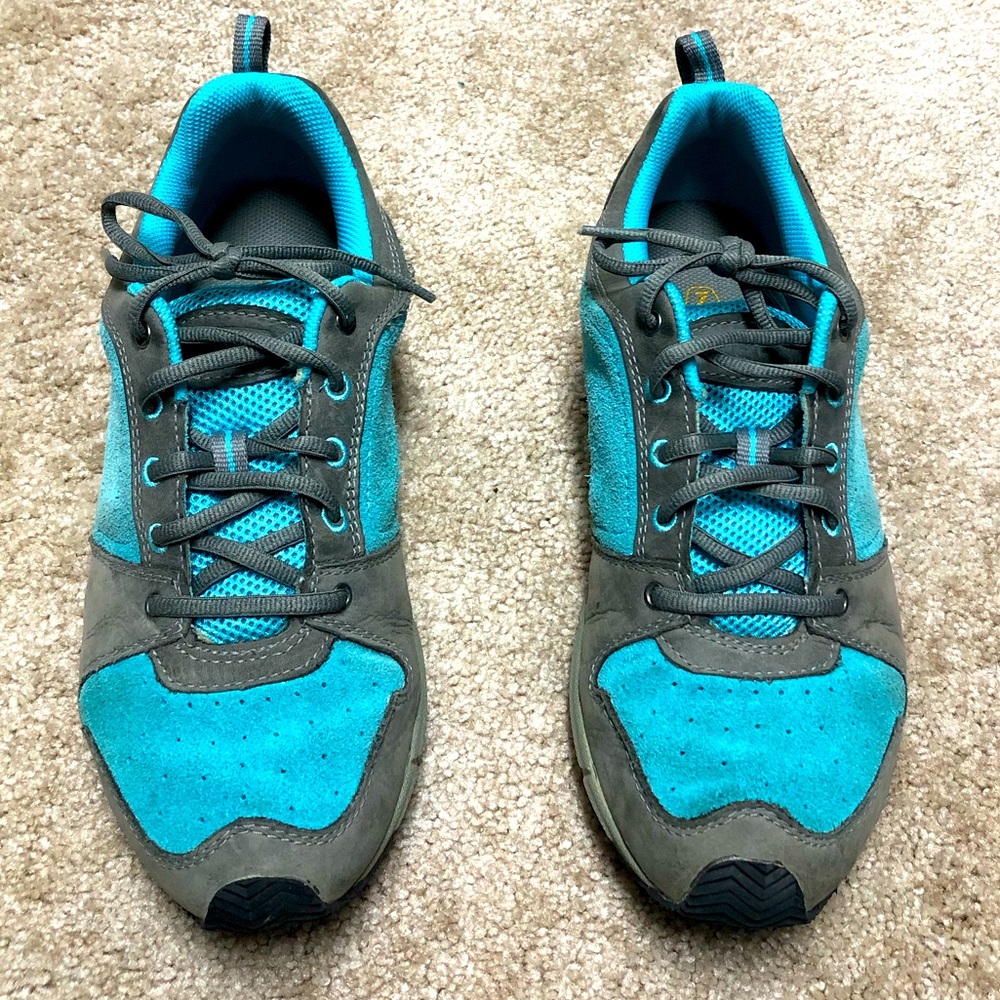 Keen Women’s sneakers: size 9.5